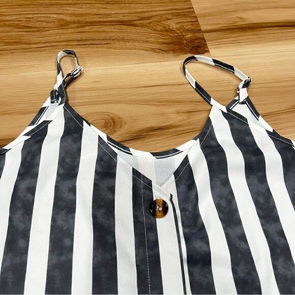 Shein White and Grey Striped V Neck Tank Top Women’s Medium - Picture 4 of 4